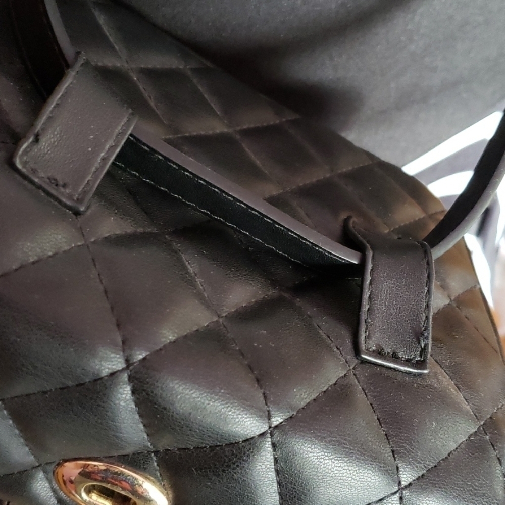 Faux Leather Quilted Like Bag. - Picture 5 of 7